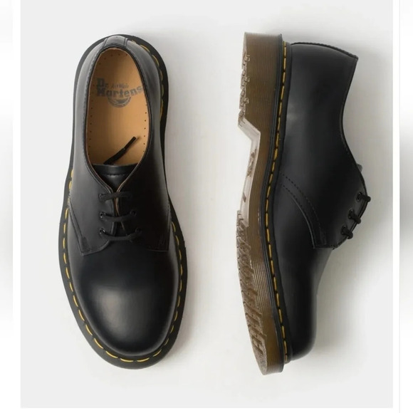 Dr. Martens Smooth Leather Lace Up Oxford shoes low top Nwot Size 7 - Picture 1 of 2